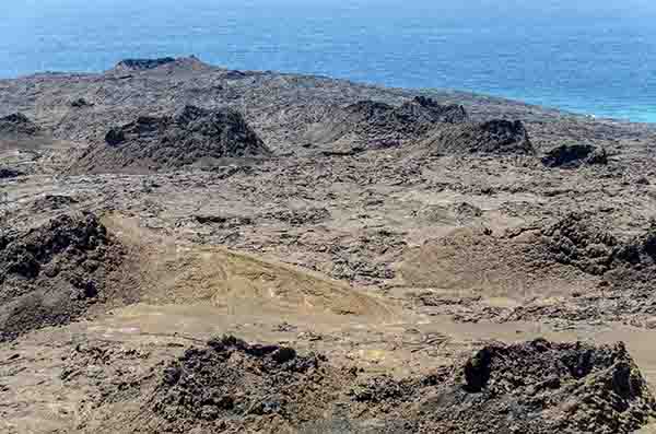 30 - Ecuador - islas Galapagos - isla Bartolome - conos parasitos